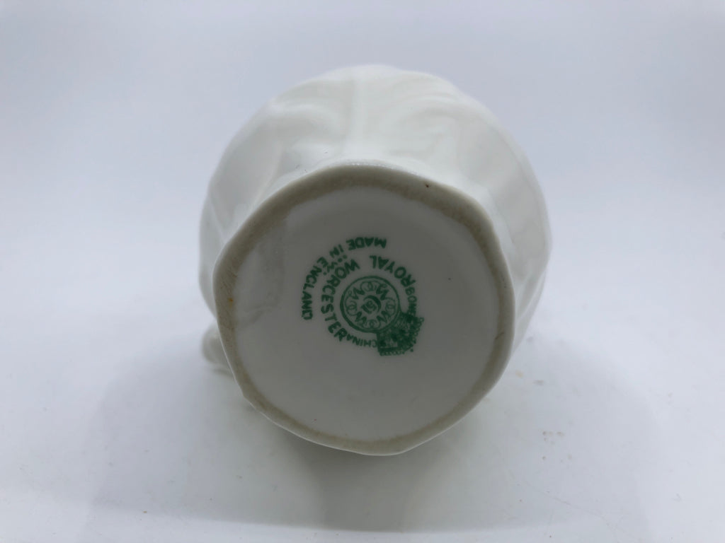 VTG WHITE ROYAL WORCESTER PITCHER.