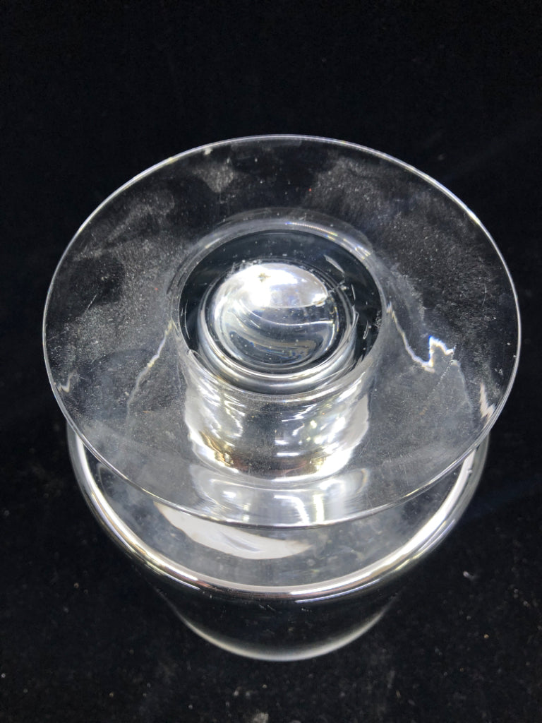 SILVER MERCURY GLASS FOOTED PILLAR CANDLE HOLDER.