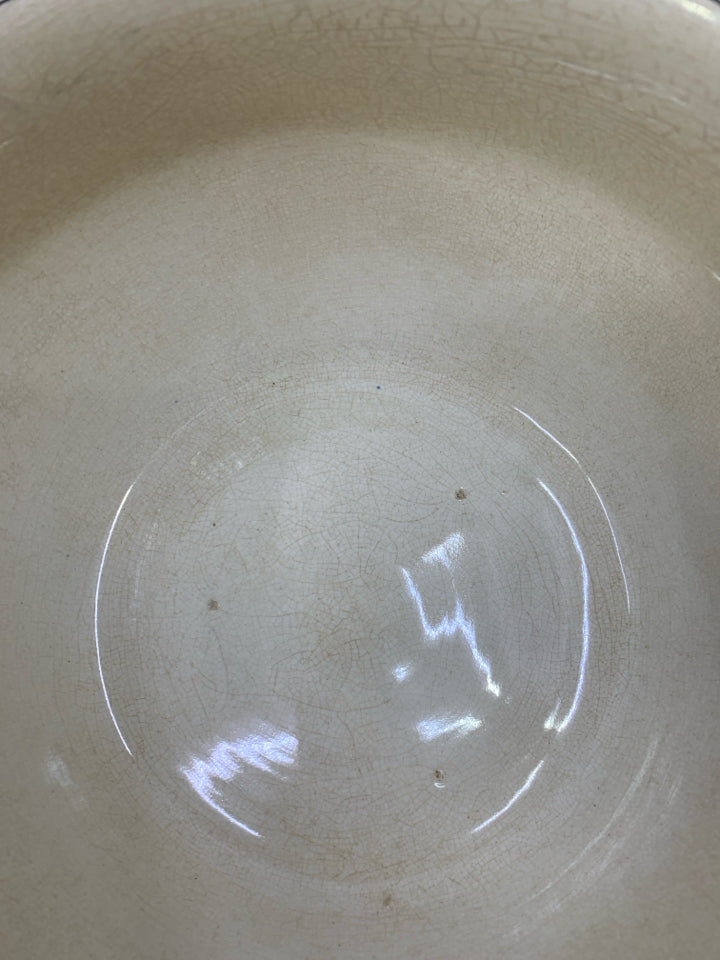 VTG IVORY W/ BLACK FLORAL CHAMBER POT W/ LID.