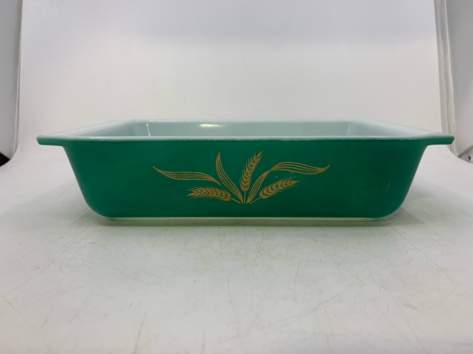 VTG GREEN WHEAT CASSEROLE DISH SPACE SAVER.