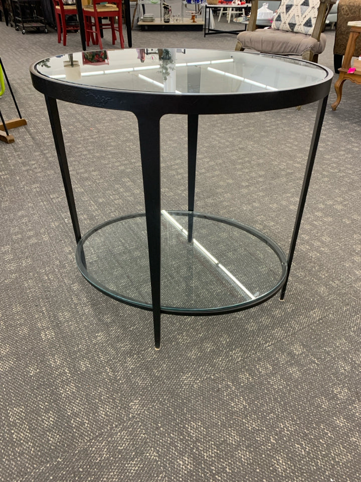 OVAL BLACK/GLASS SIDE TABLE.