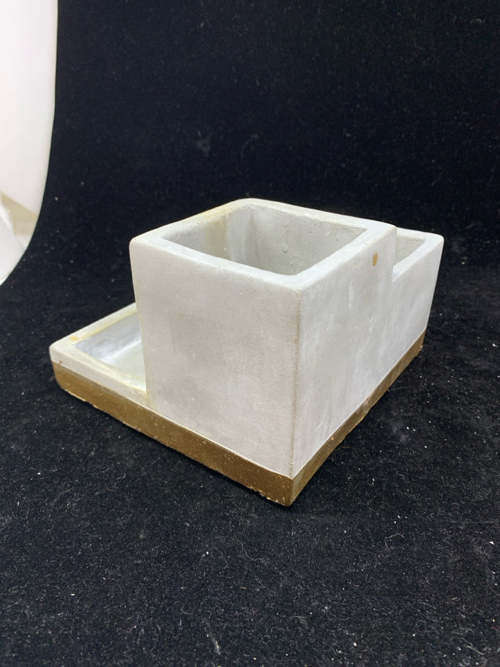 CEMENT DIVIDED BATHROOM ORGANIZER.