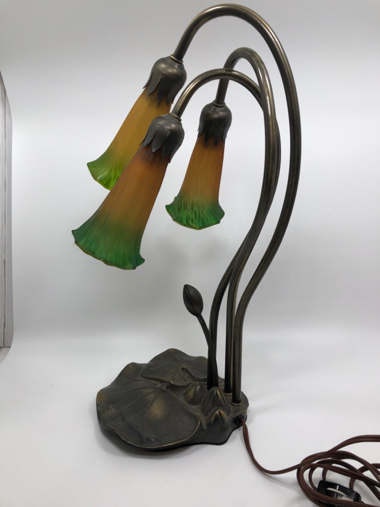 3 FLOWER BRASS LAMP.