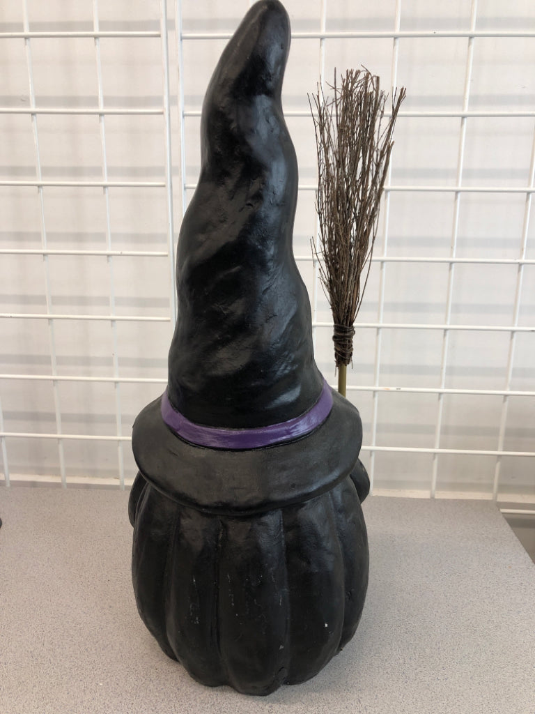 GNOME WITH BROOM FIGURE.