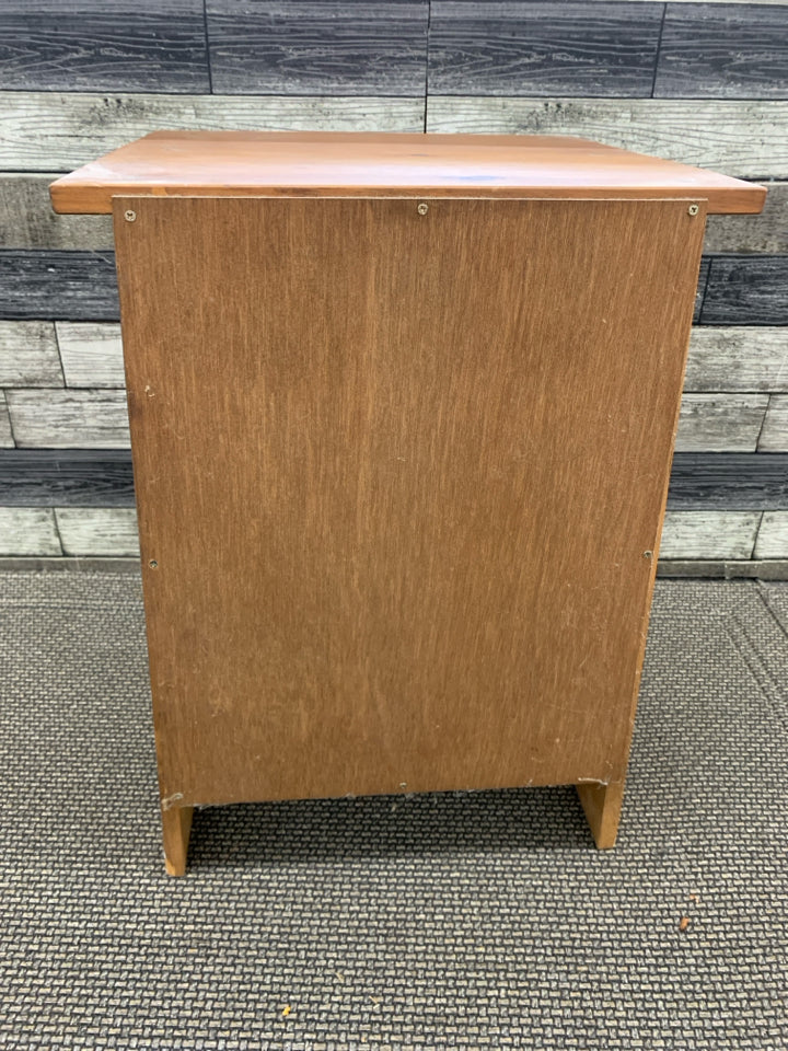 SMALL WOOD CABINET W/ PAINTED RED BARN ON DOOR PRIMITIVE STYLE.