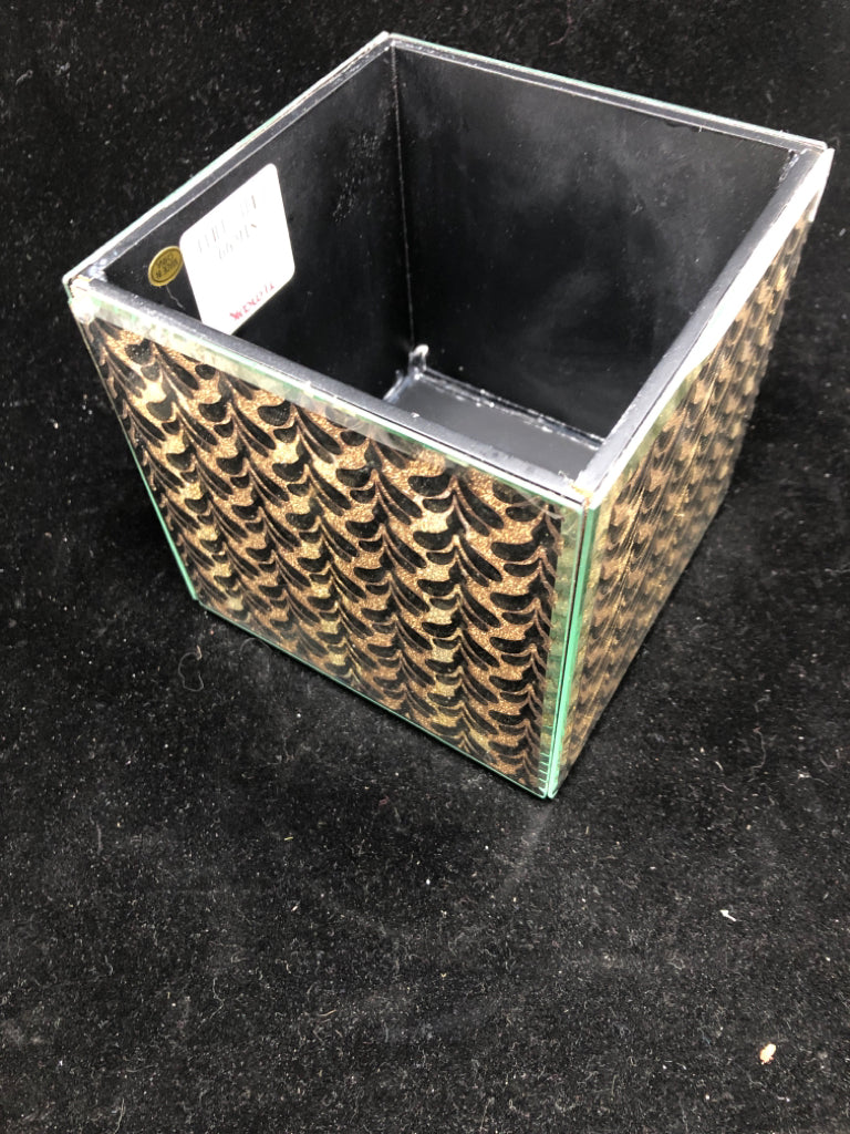 MIRROR TISSUE BOX COVER