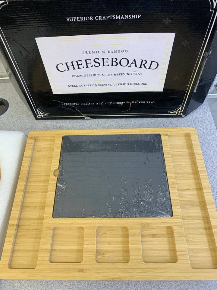 NIB CHEESEBOARD CHARCUTERIE PLATTER & SERVING TRAY SMIRLY.