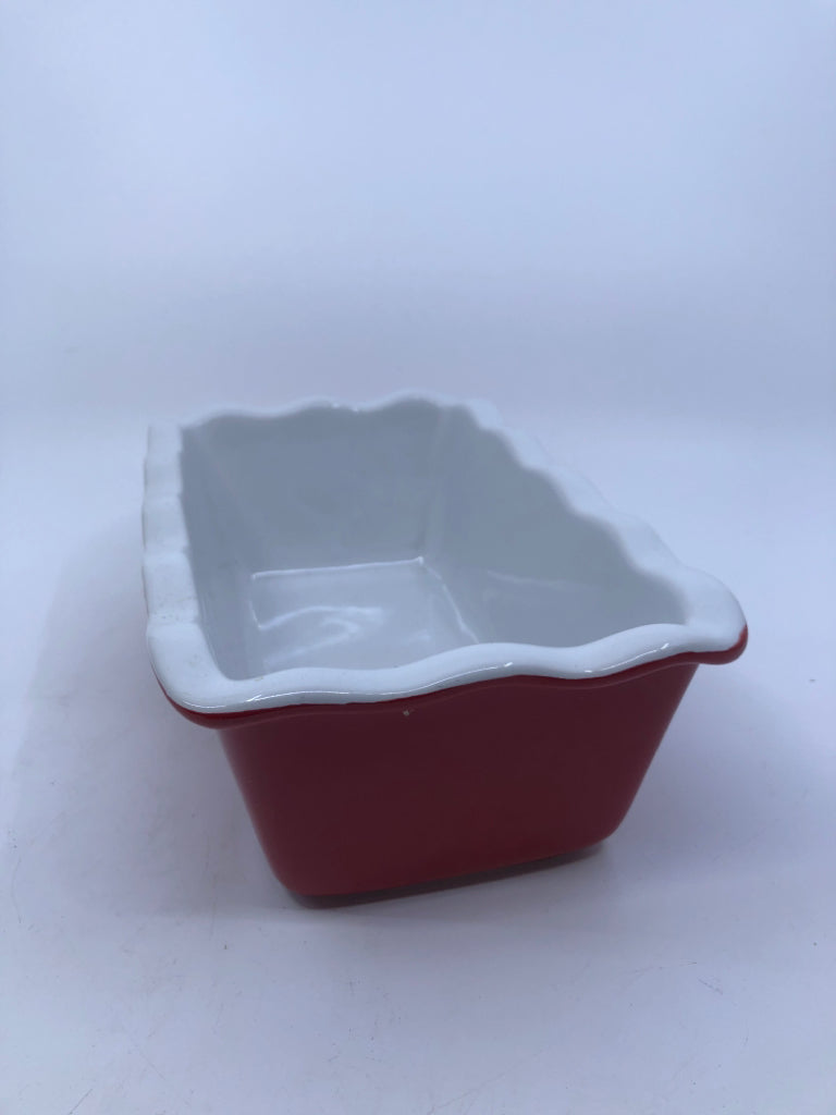 RED WAVY EDGE BREAD PAN.