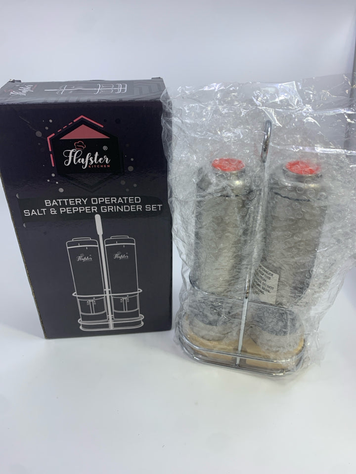 NIB BATTERY OPERATED SALT & PEPPER GRINDER SET FLAFSTER.
