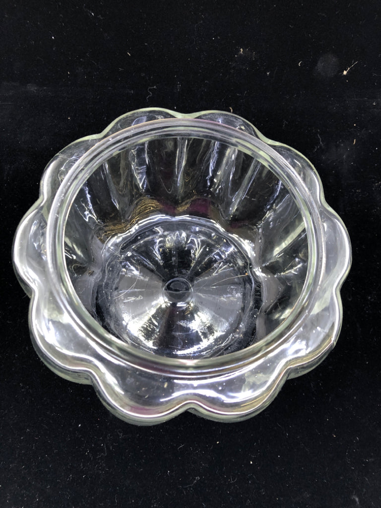 PUMPKIN SHAPED GLASS CANDY DISH W/LID.