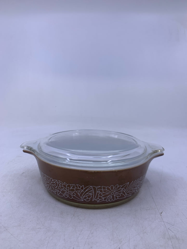 VTG WOODLAND BROWN SMALL CASSEROLE DISH W/ LID.
