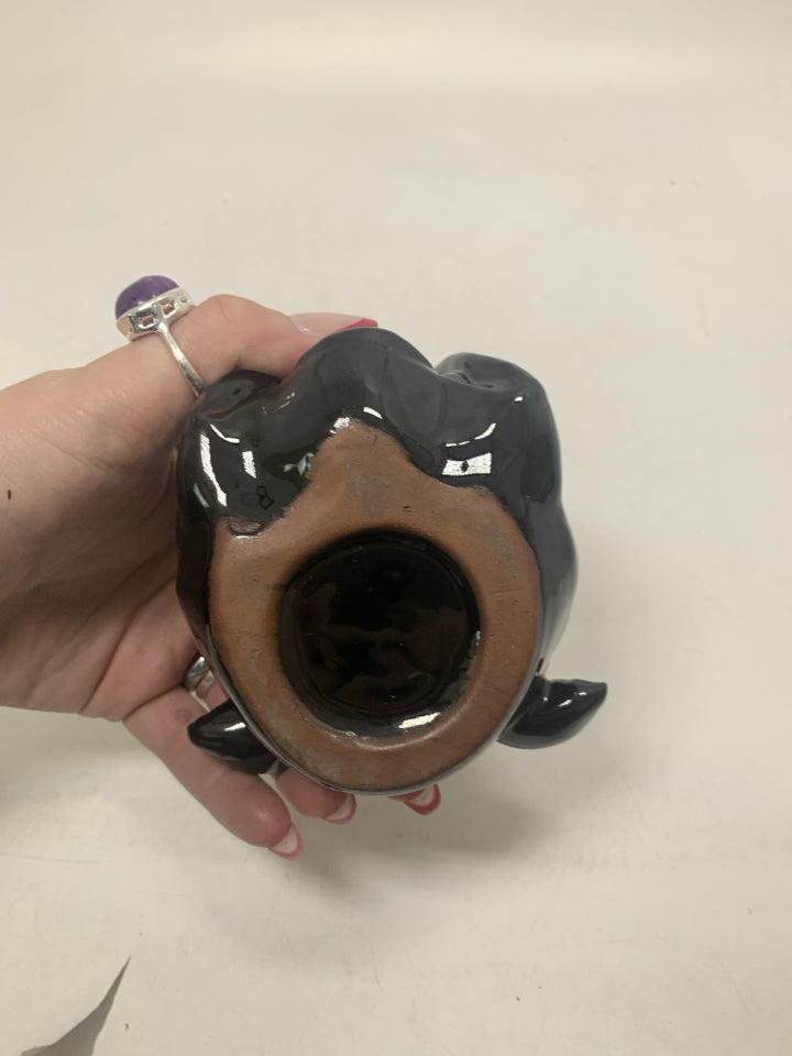 VTG BULLDOG REDWARE ASHTRAY.