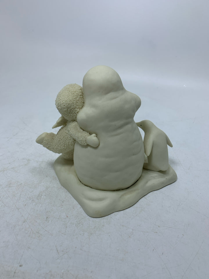 BABY HUGGING SNOWMAN SNOWBABIES.