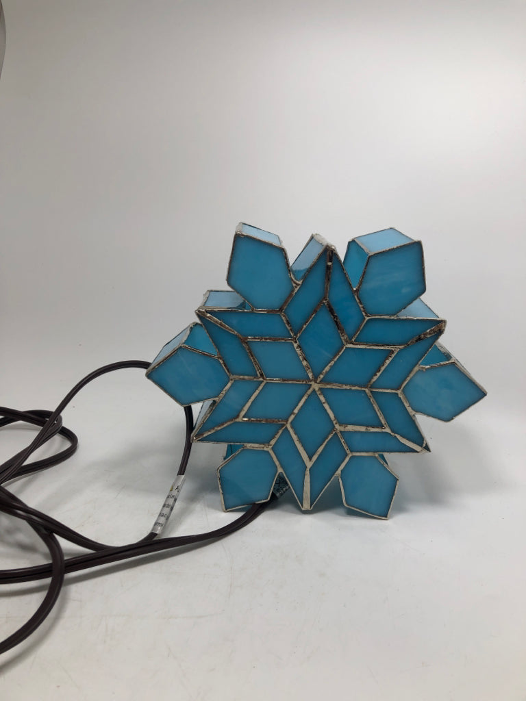 STAINED GLASS SNOWFLAKE LIGHT.