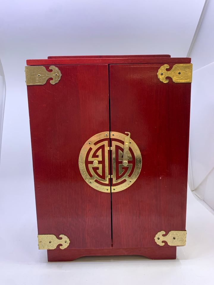 CHERRY WOOD ASIAN STYLE JEWELRY BOX W/ GOLD METAL DETAILS.