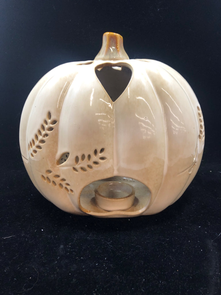 LEAFY PUMPKIN VOTIVE CANDLE HOLDER.