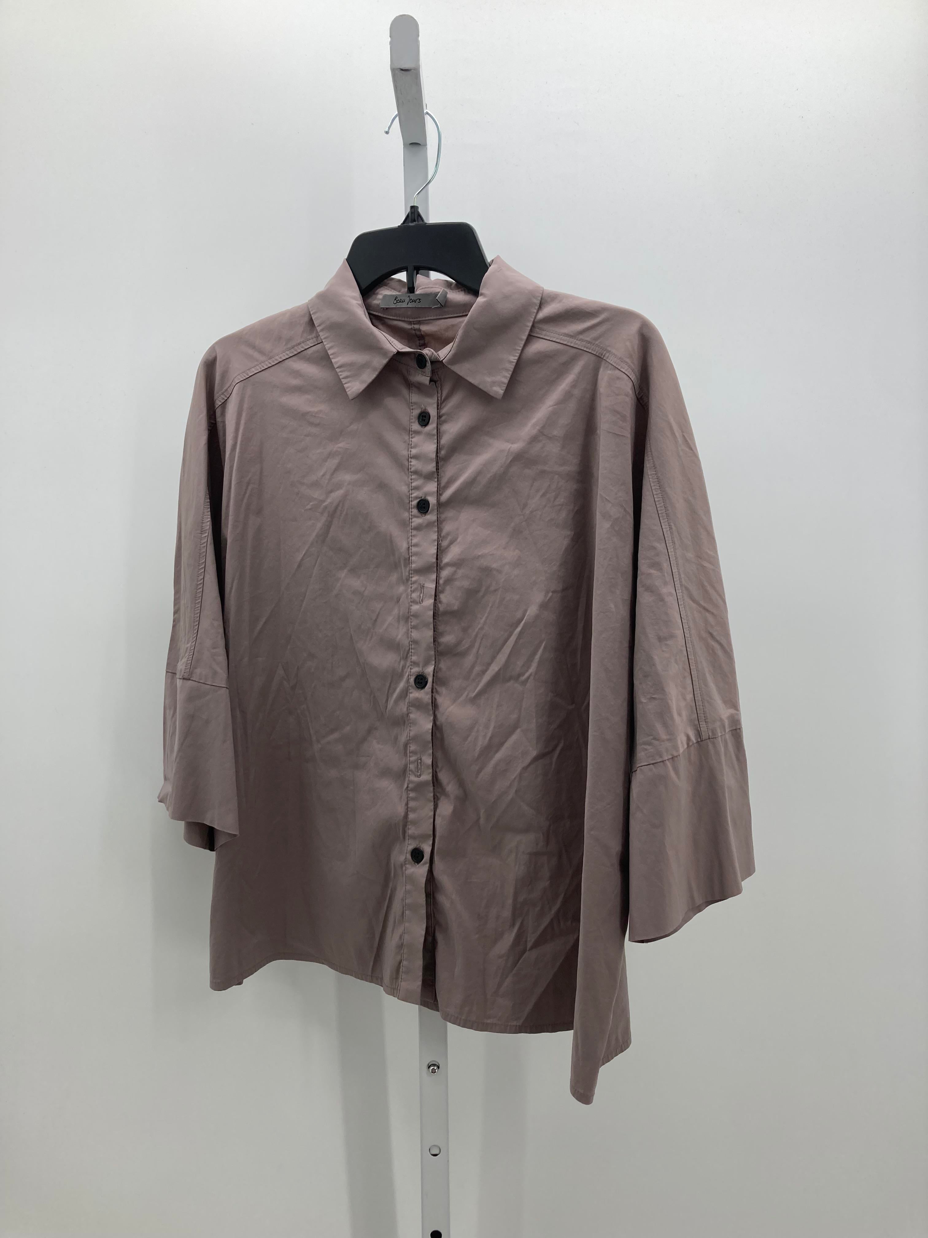 Size Small Misses Short Sleeve Shirt