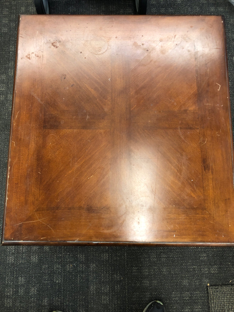 DARK WOOD END TABLE.