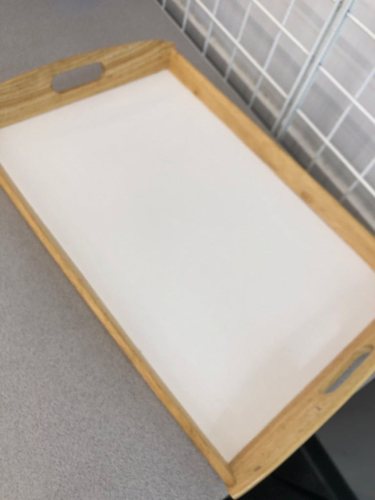 LIGHT WOOD TRAY W/WHITE BASE.