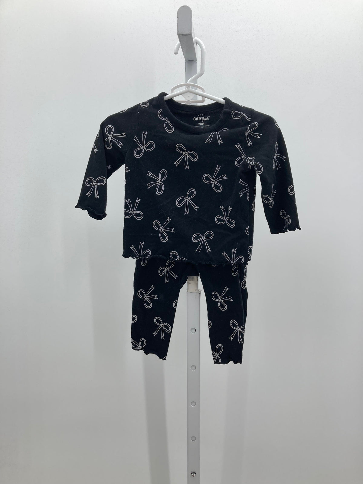 Cat & Jack Size 3-6 Months Girls 2 Pieces