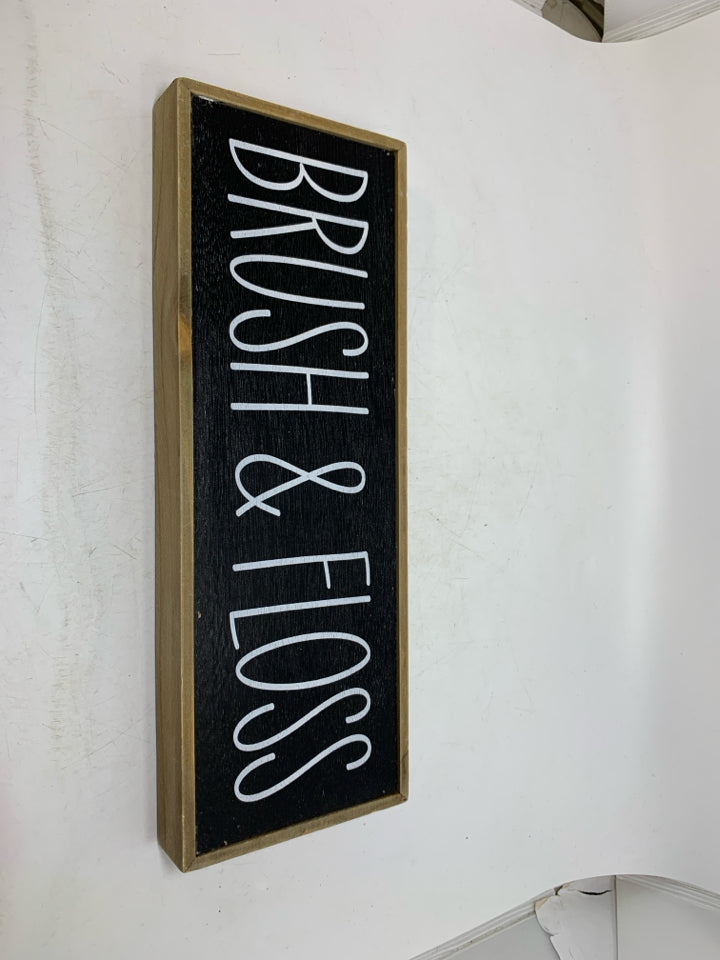 BRUSH & FLOSS WALL ART.