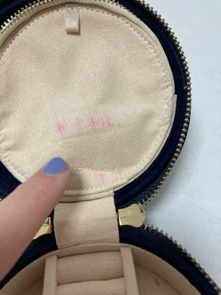 Wolf Zoe Velvet Embroidered Travel Circle Jewelry Case *Minor Pink Marks Inside