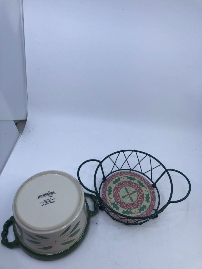 3PC BAKER W LID, STAND AND TRIVET.