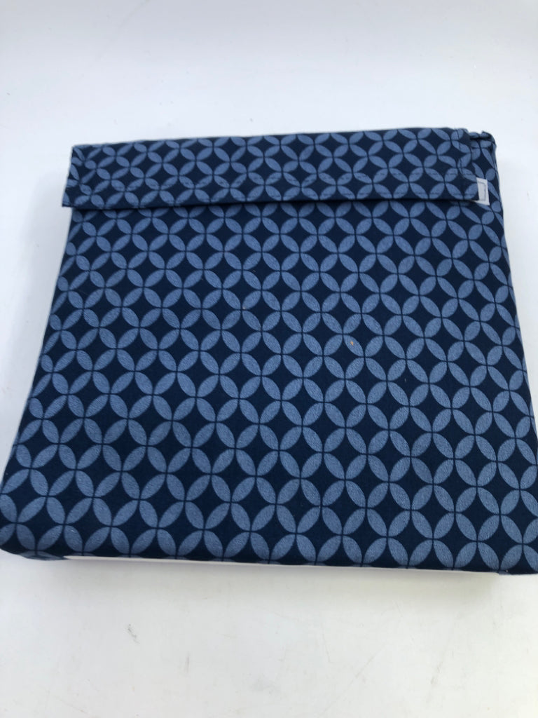 NIP NAVY BLUE W/ CIRCLE DESIGN.