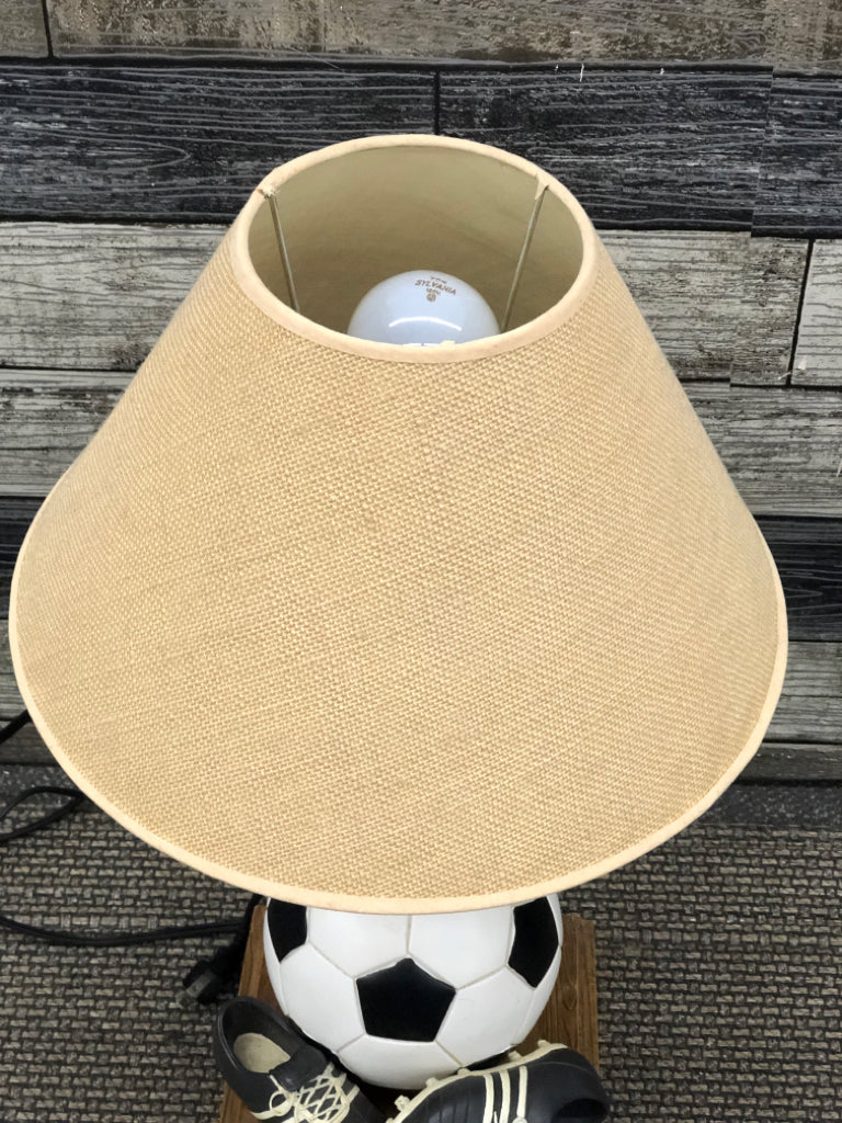 SOCCER THEME LAMP W/TAN SHADE.