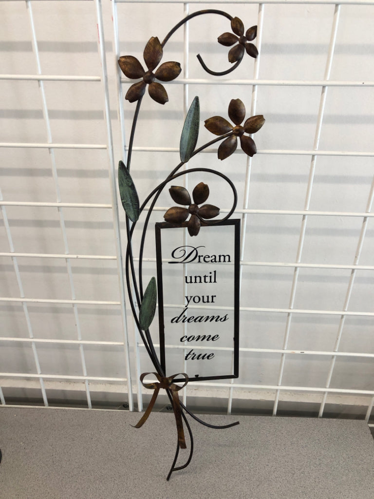 BRONZE FLOWER DREAM WALL DECOR.