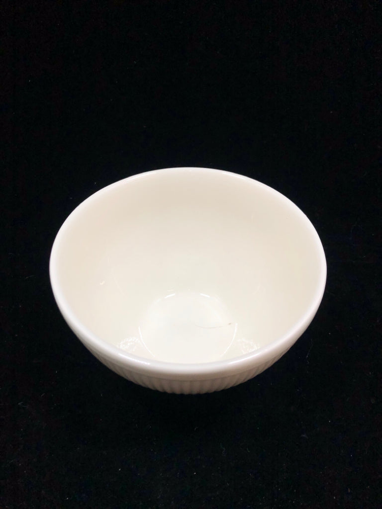 WEDGWOOD RIBBED CERAMIC BOWL.