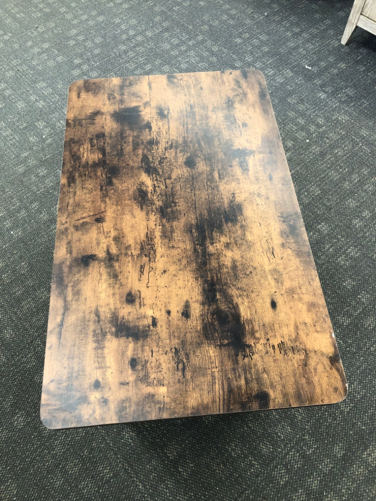 DARK WOOD COFFEE TABLE W/SIDE STORAGE.