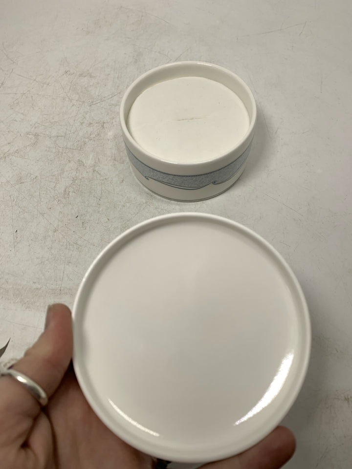 WEDGWOOD BONE CHINA VENICE ROUND RING HOLDER TRINKET BOX.