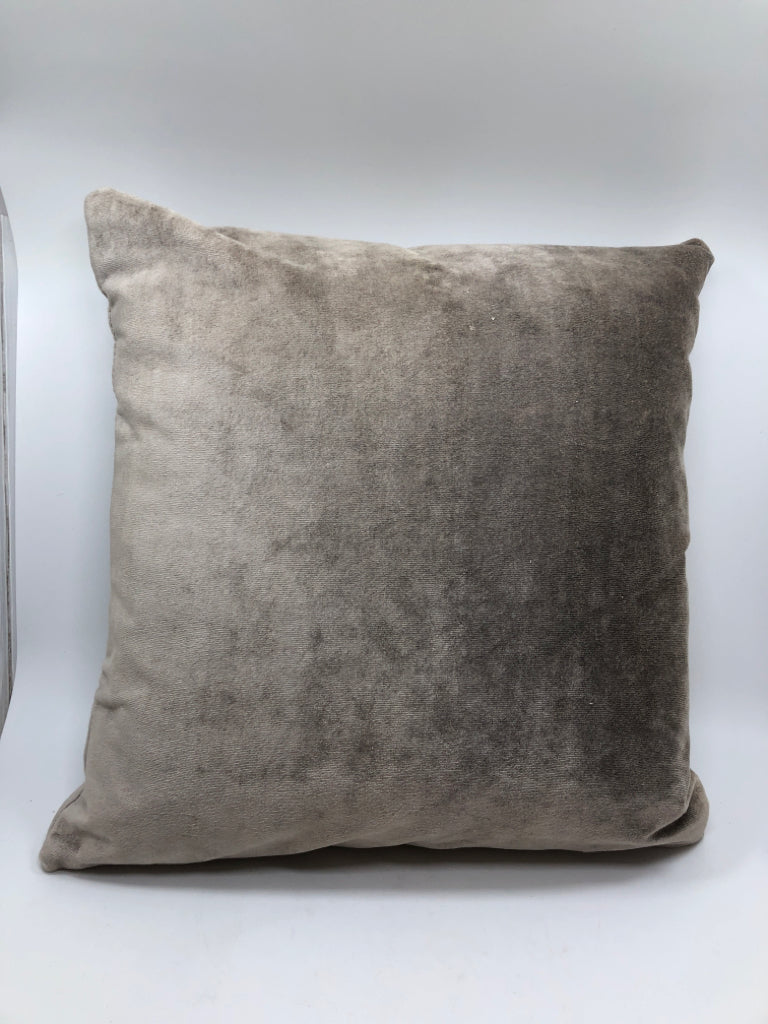 SILVER VELVET ACCENT PILLOW.