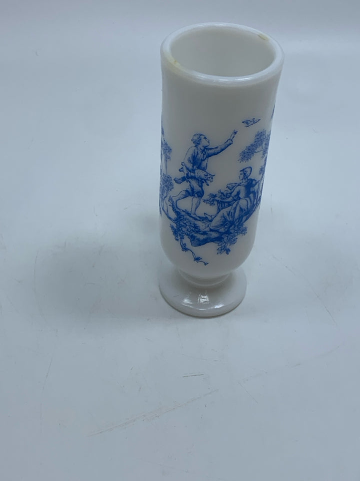 VTG BLUE "COURTING COUPLE" AVON MILK GLASS CUP.