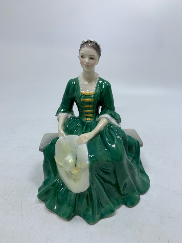VTG PORCELAIN "LADY FROM WILLIAMSBURG" FIGURINE.