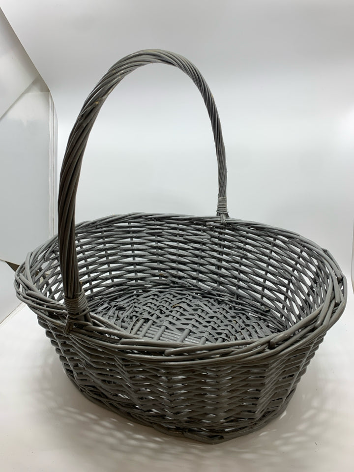 LG GREY WICKER BASKET.