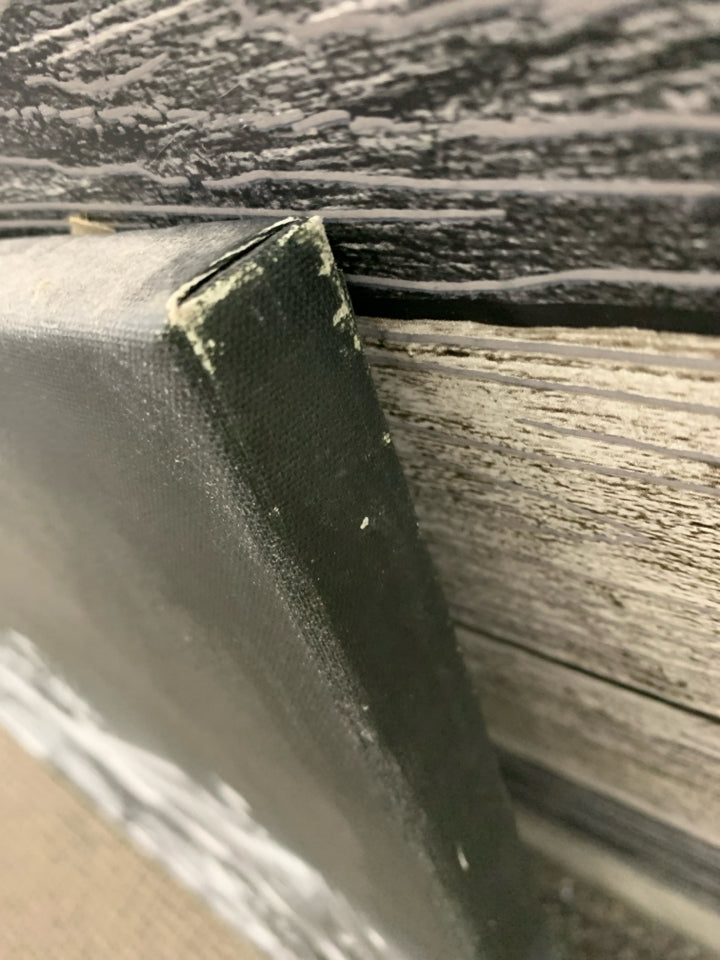 BLACK WHITE CITY SKYLINE CANVAS ART.