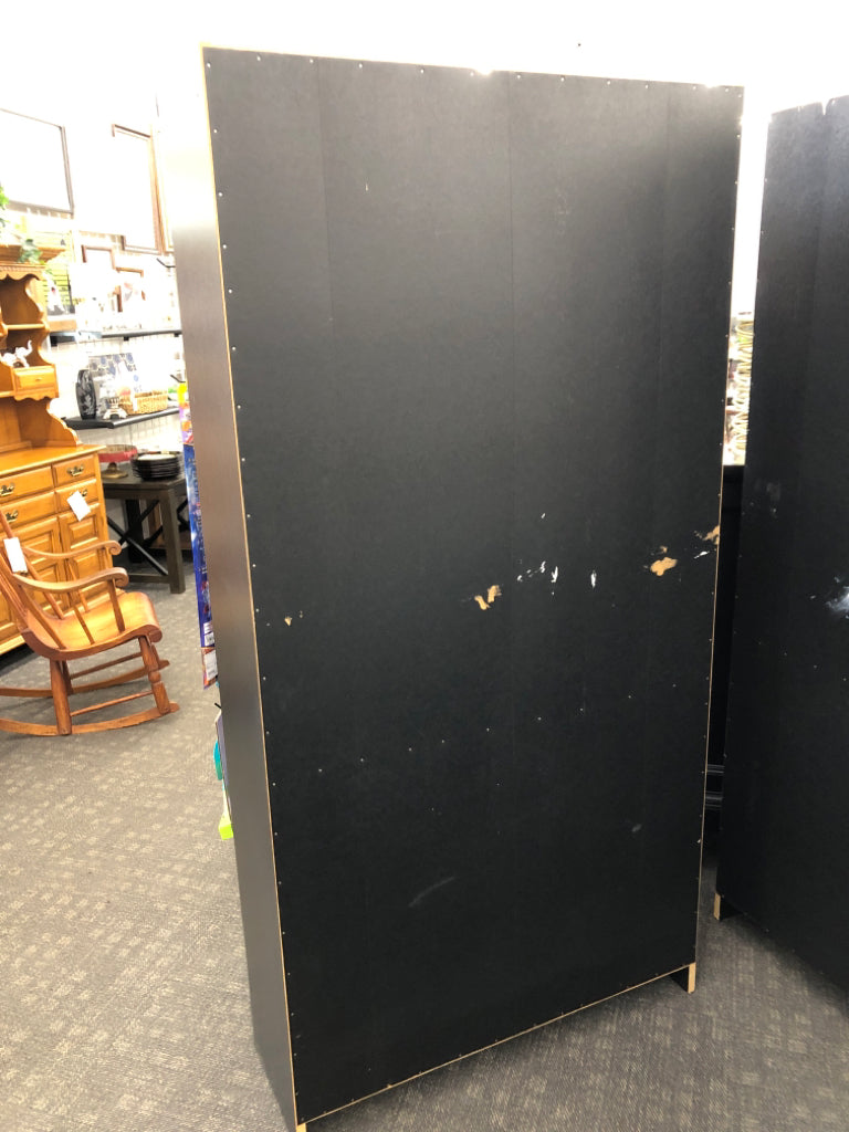 WIDE BLACK 5-SHELF BOOK CASE.