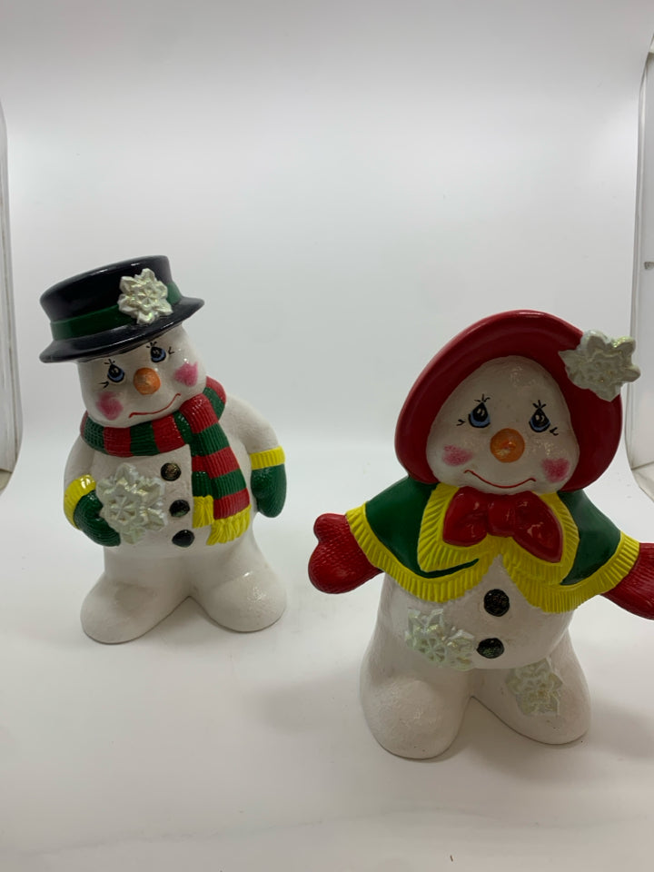 2 VTG CERAMIC SNOWMAN/WOMAN STANDING FIGURES.