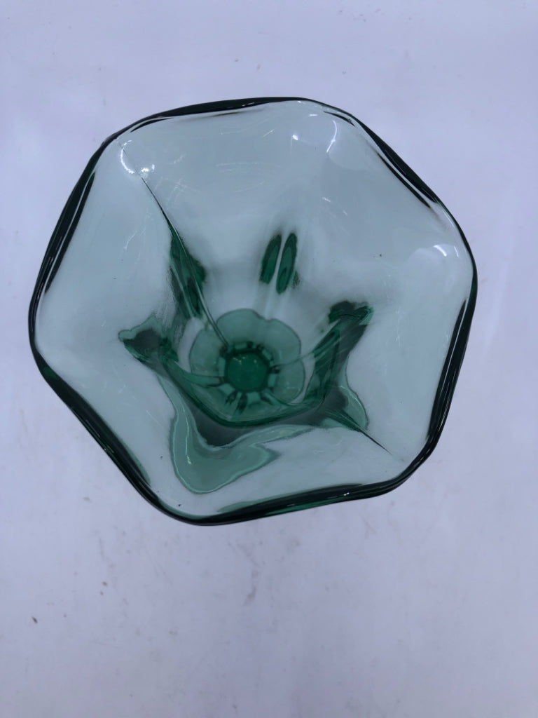 4 GREEN GLASS FOOTED SUNDAE DISHES.