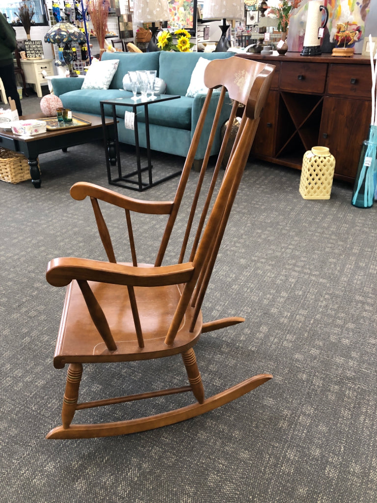 VTG LIGHT WOOD PAINTED ROCKING CHAIR.