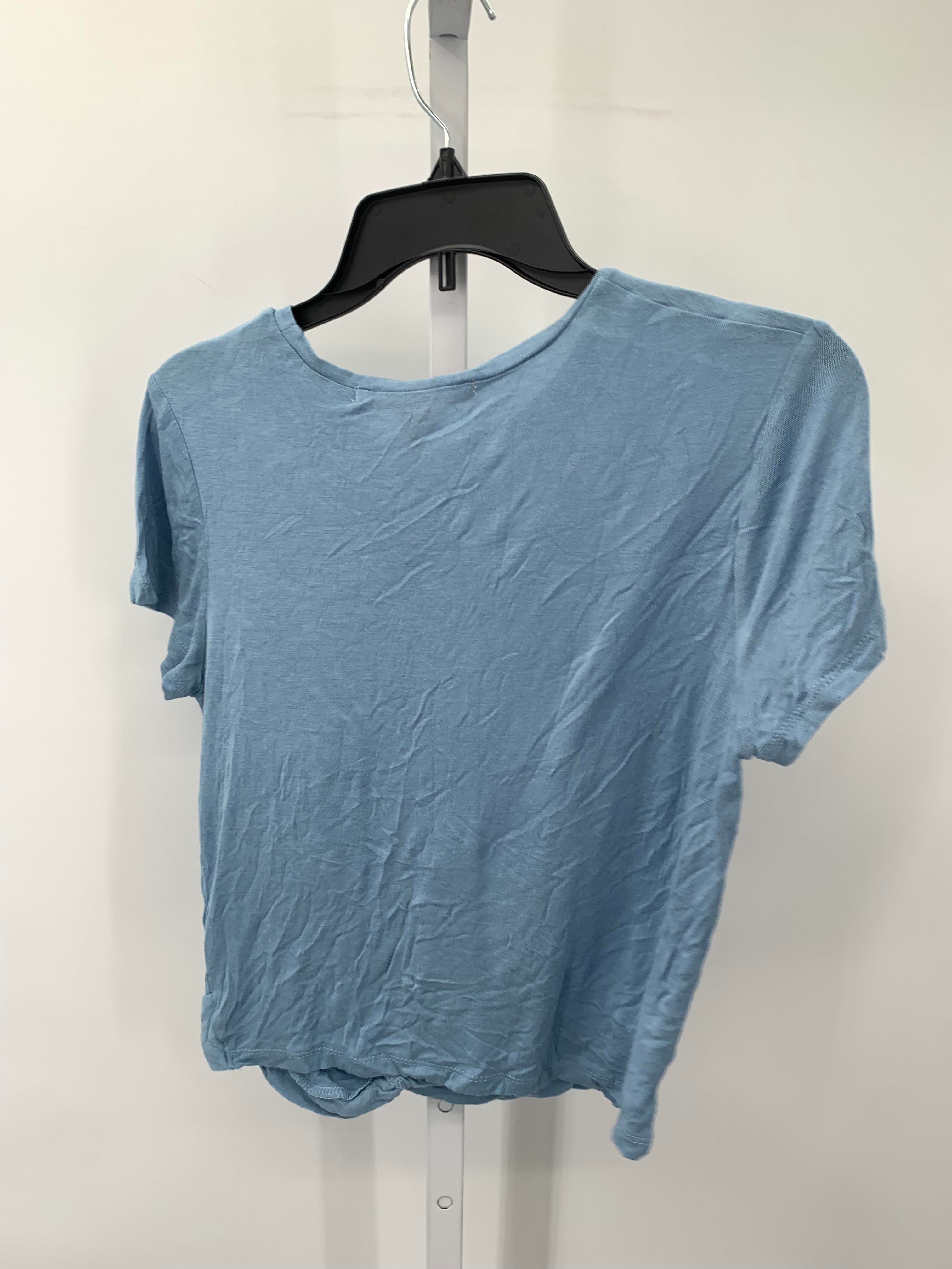 Size Medium Juniors Short Sleeve Shirt
