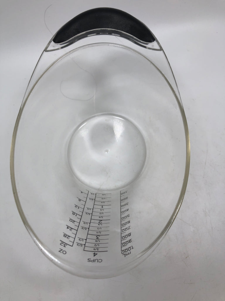 4PC PLASTIC MEASURING CUPS.