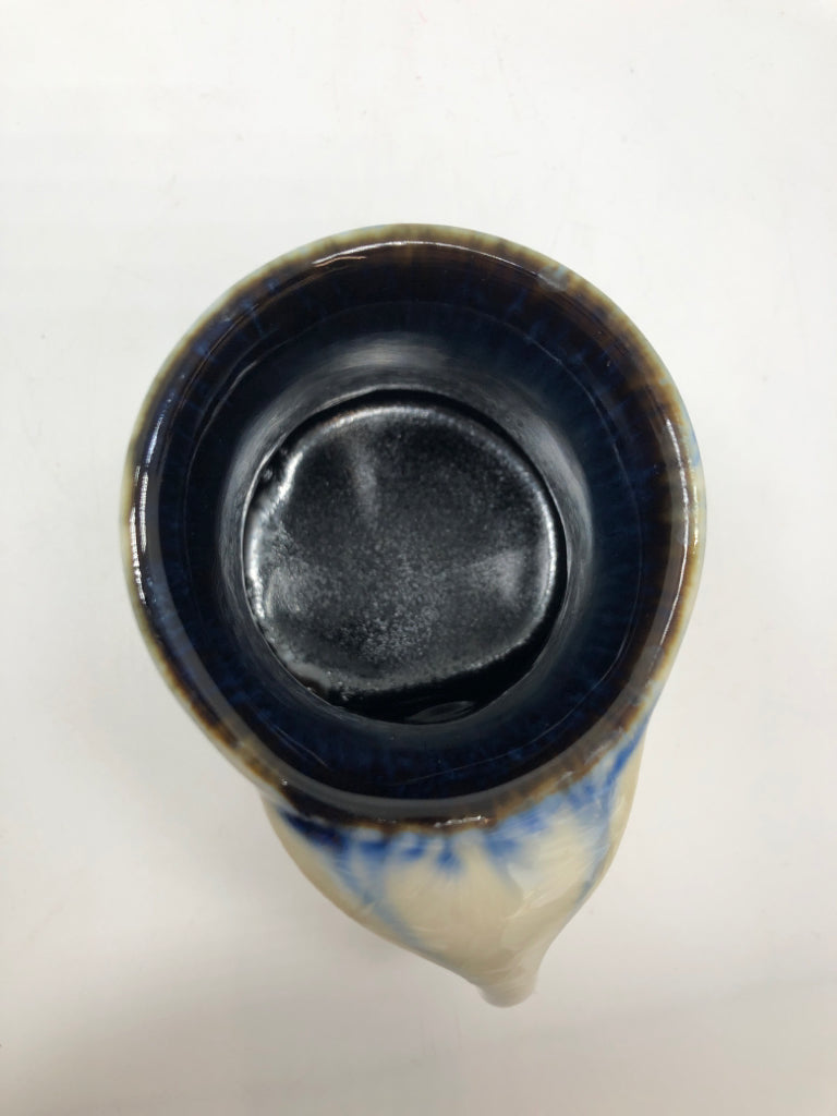 BLUE & WHITE OMBRE MUG.