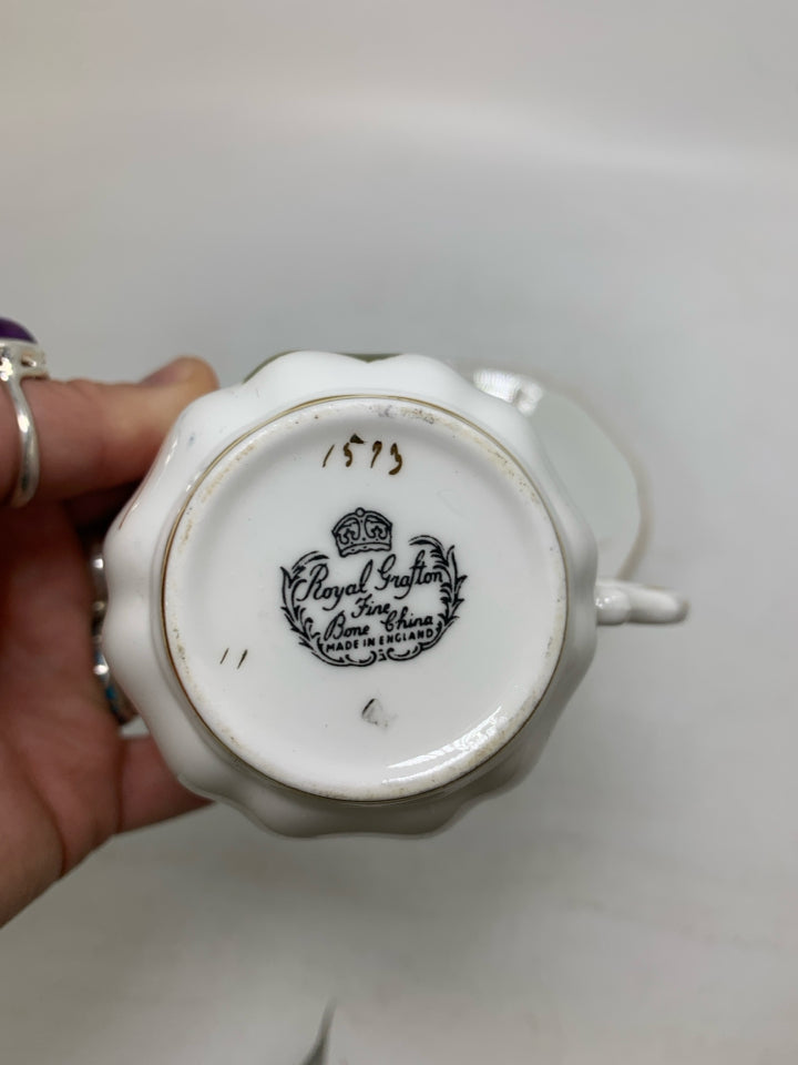 YELLOW FLOWERS TEA CUP.