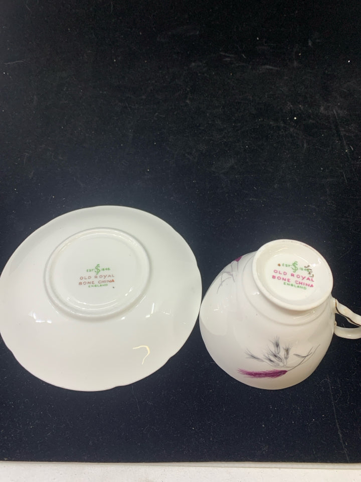 VTG WHITE W/ PINK+BLACK WHEAT & GOLD TRIM DESIGN TEA CUP & SAUCER.