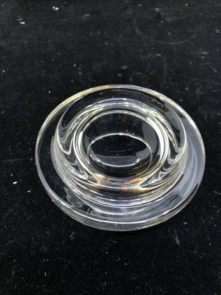 SMALL CLEAR GLASS BUTTER HOLDER W/ ETCHED LEAVES.