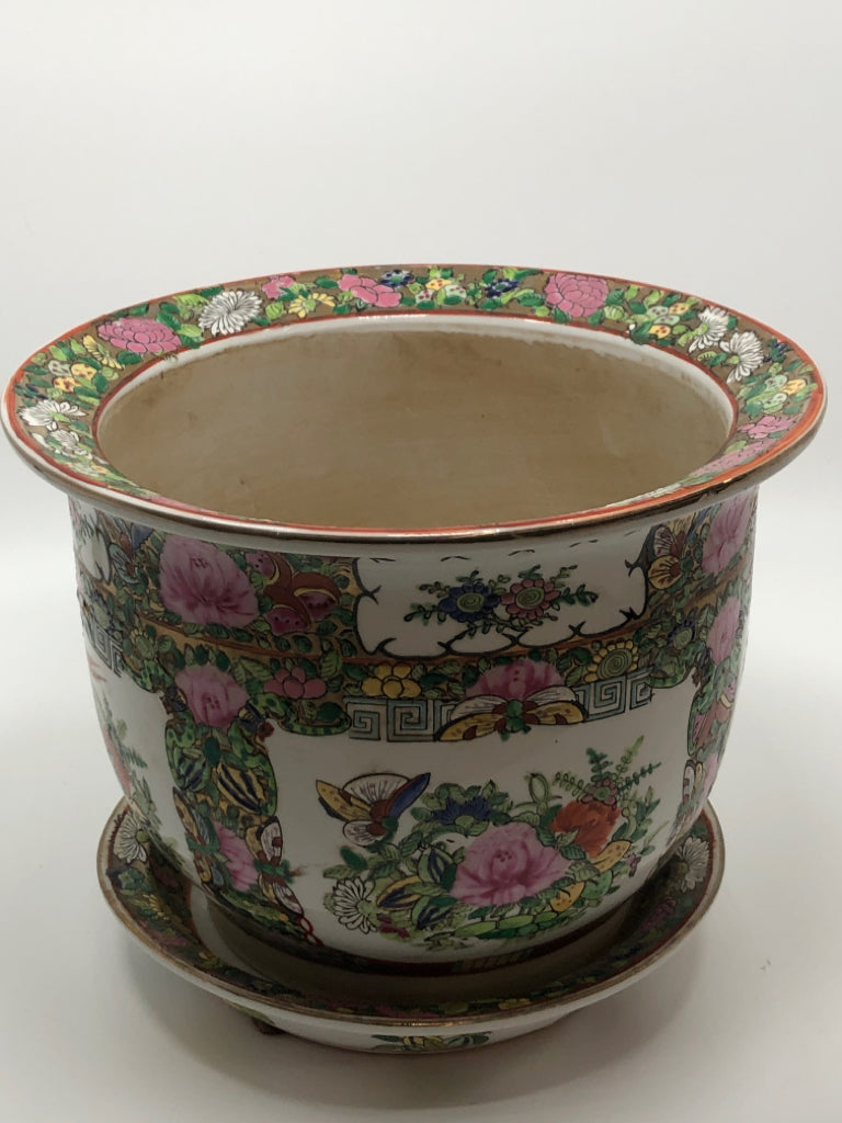 BIRDS AND FLOWERS EMBOSSED PLANTER W/DRIP TRAY.