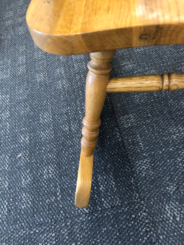CHILDRENS WOOD ROCKING CHAIR W/ ARM RESTS.